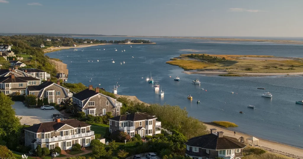Private limo service from Logan Airport to Cape Cod with chauffeur